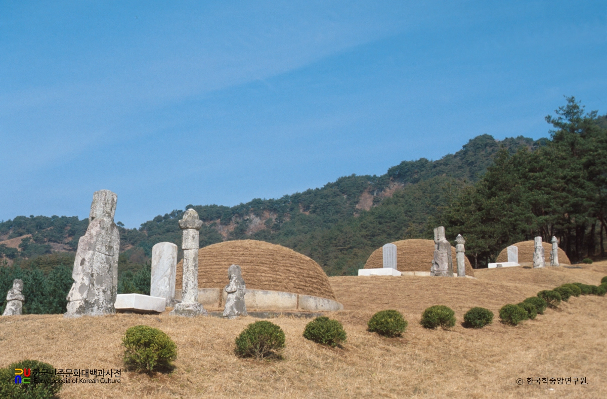 가평 이정구 선생 묘 및 삼세 신도비 중 이정구 선생 묘 전경