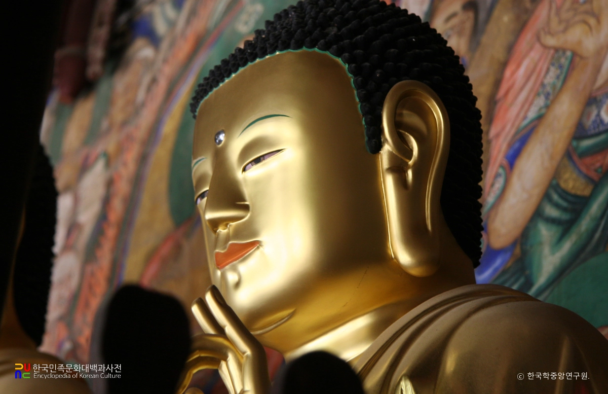 강화 전등사 목조석가여래삼불좌상