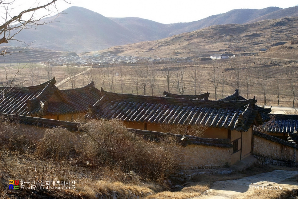 용강 김응서집 후면