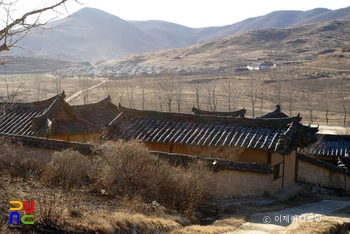 용강 김응서집 후면