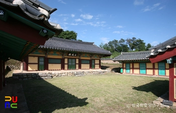 평해향교 대성전