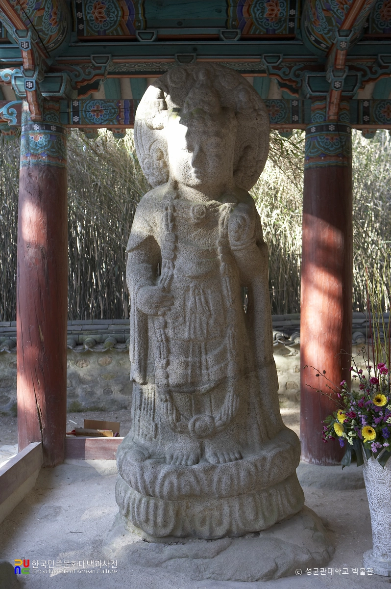경주 배동 석조여래삼존입상 중 우협시보살