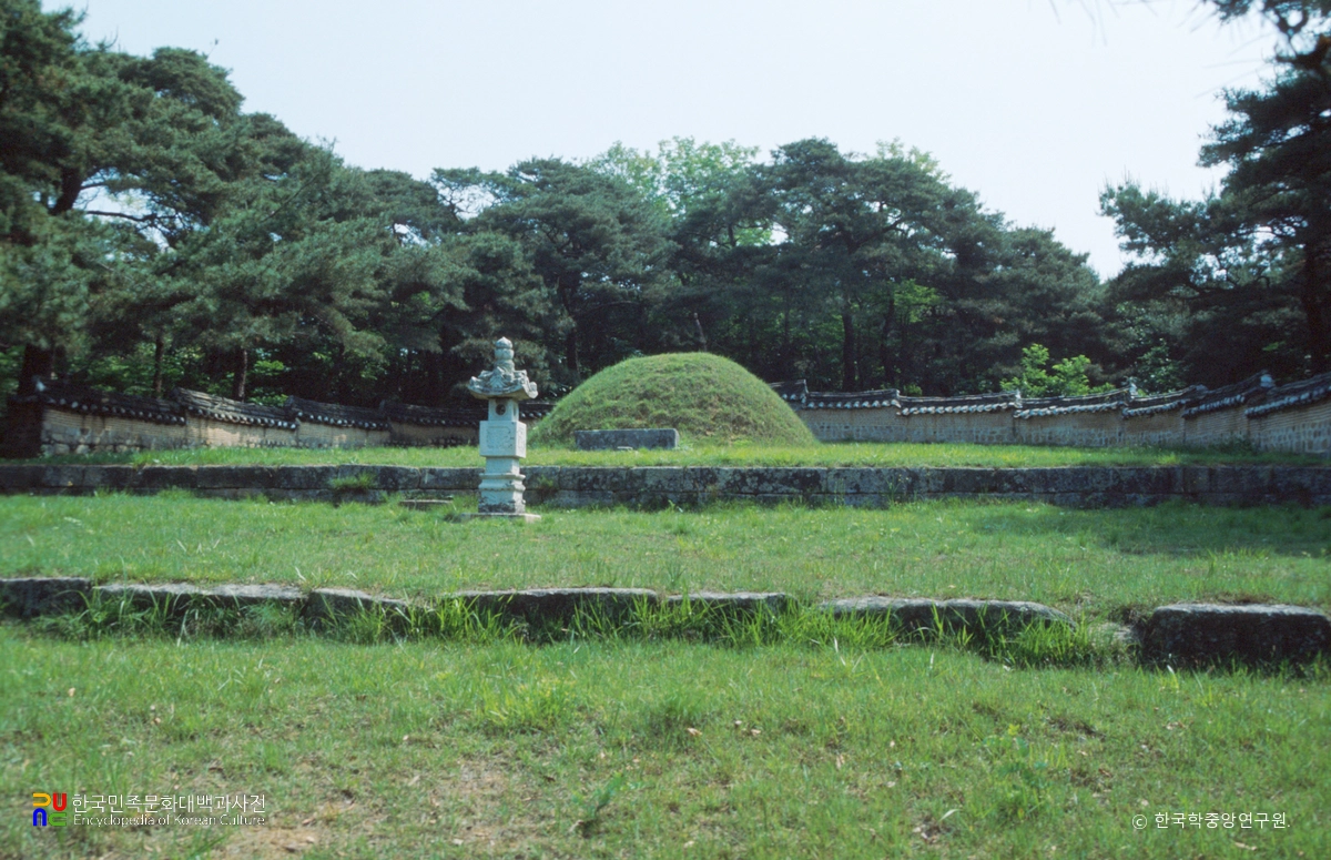 화성 남양리 신빈김씨 묘역