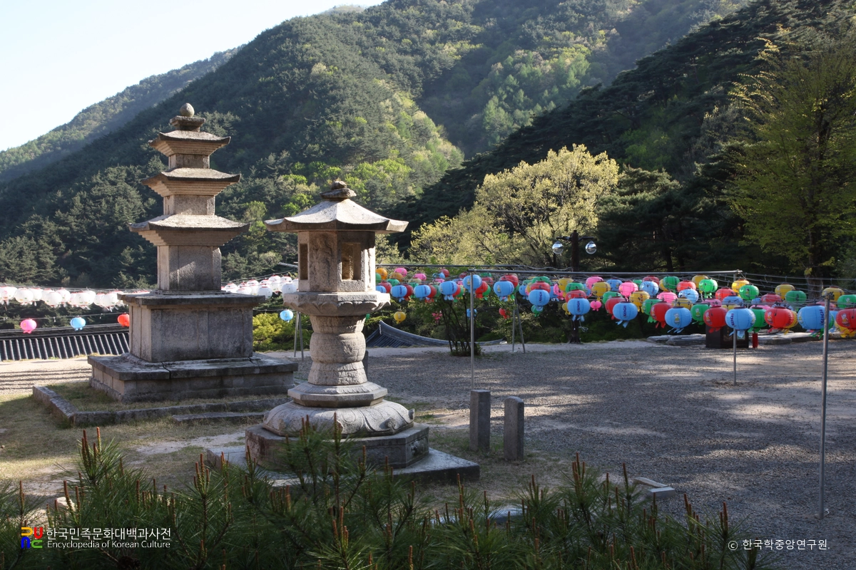 합천 청량사 석등 전경