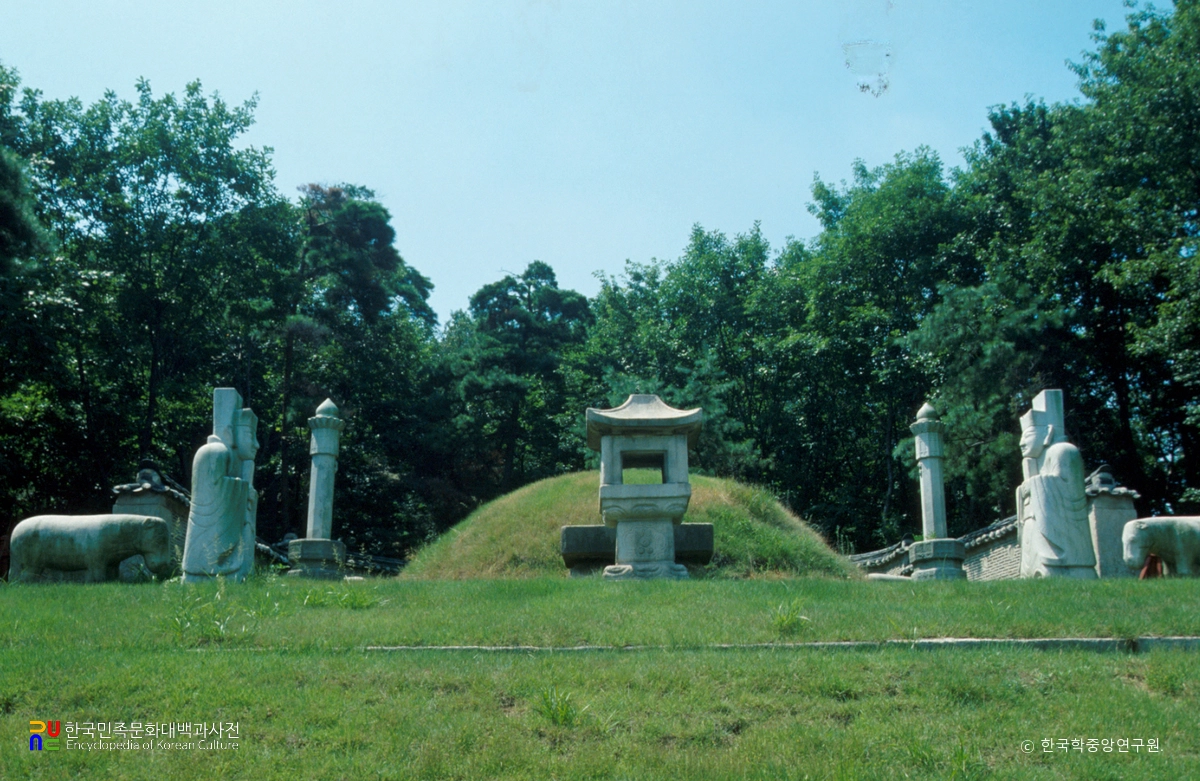서울 조선 신덕왕후 정릉 정면