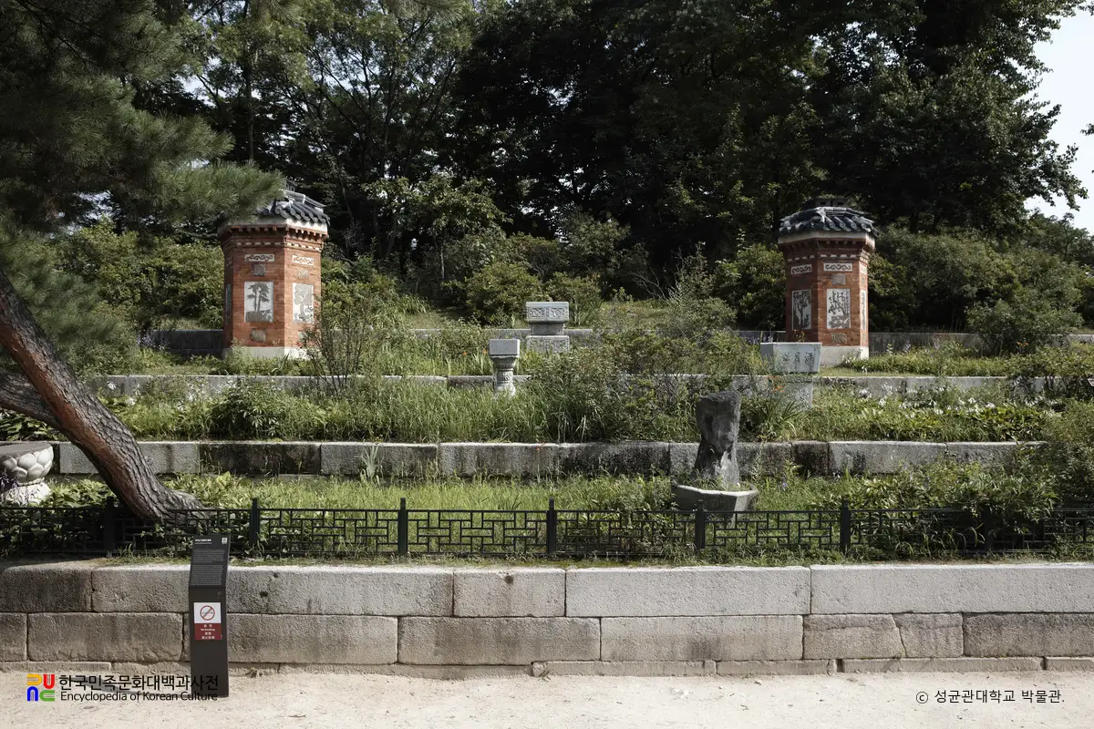 서울 경복궁 아미산 굴뚝 전경