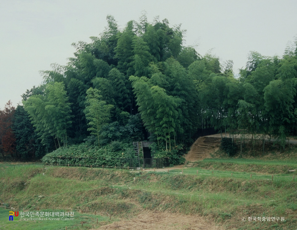 나라 다카마쓰총 고분 전경