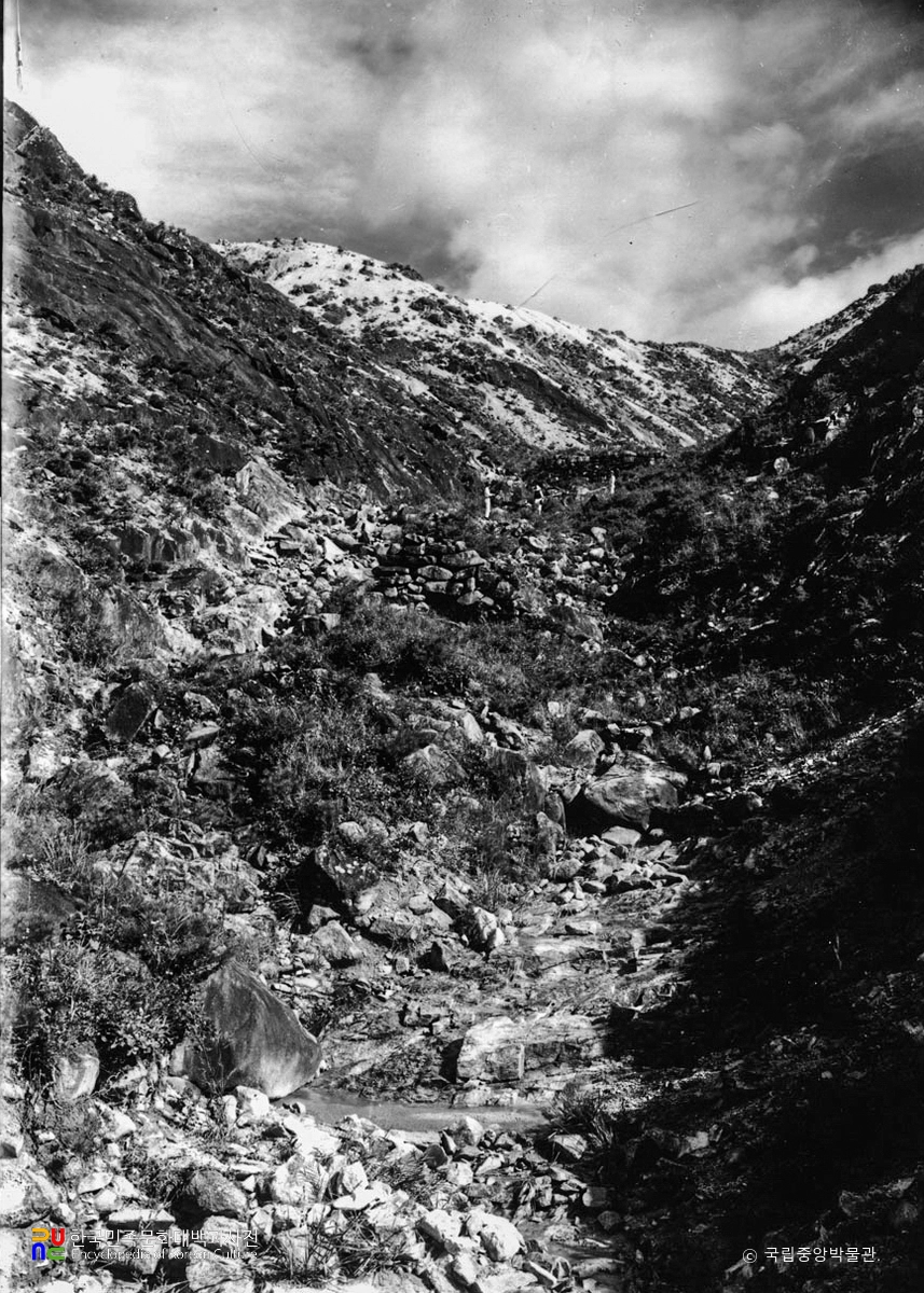 경주 남산 일원 중 용장계 폐사지 전경