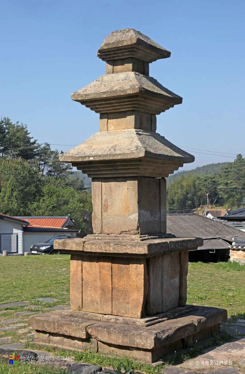 진주 묘엄사지 삼층석탑