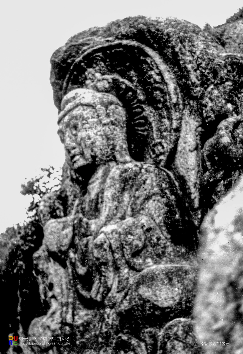 영주 가흥리 마애삼존불상