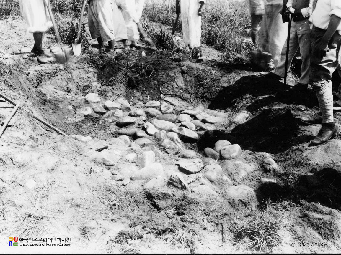 춘천 천전리 고인돌 발굴 상황