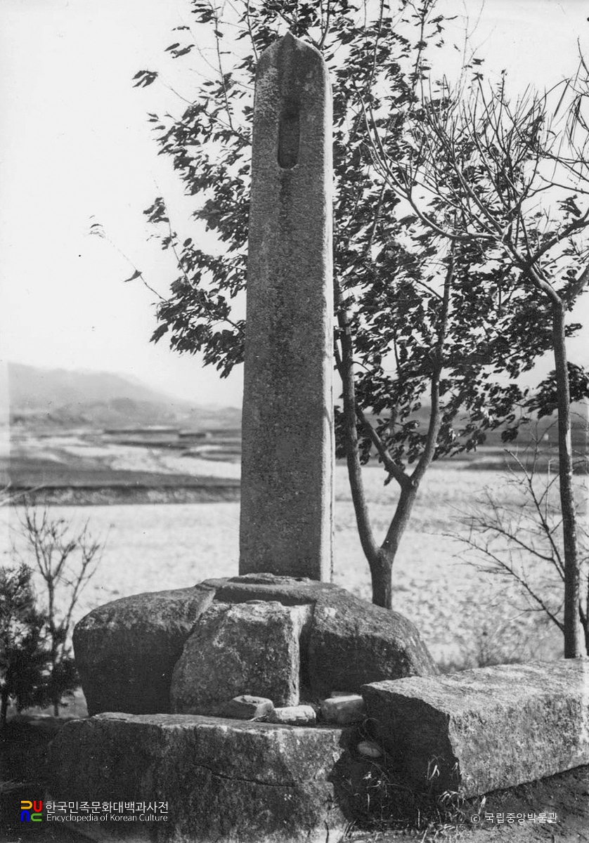 원주 봉산동 당간지주 측면