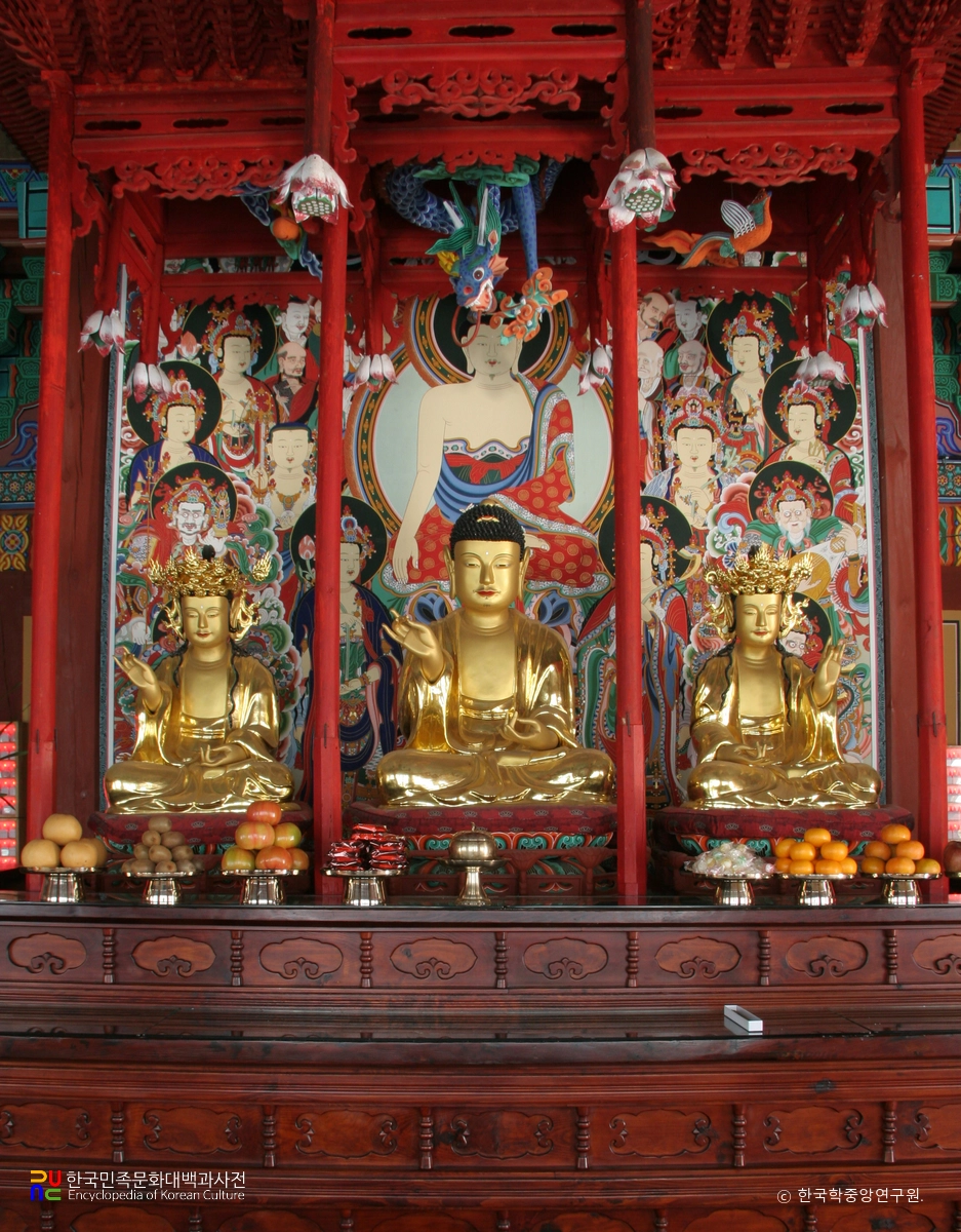 산청 율곡사 목조 아미타삼존불 좌상