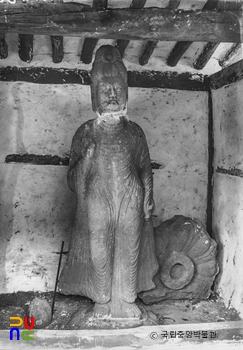 금천 영파리 석조보살입상