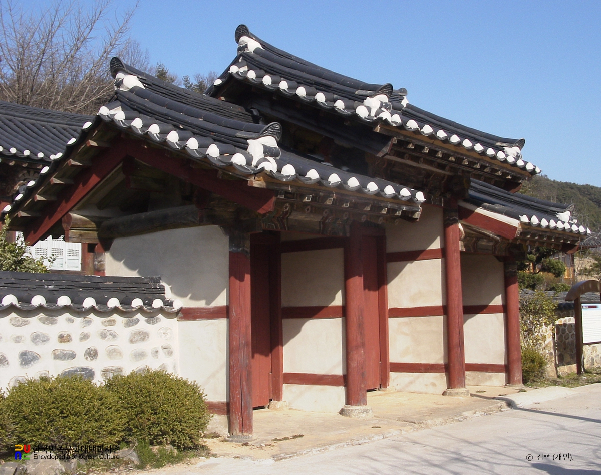 부여 임천향교 외삼문