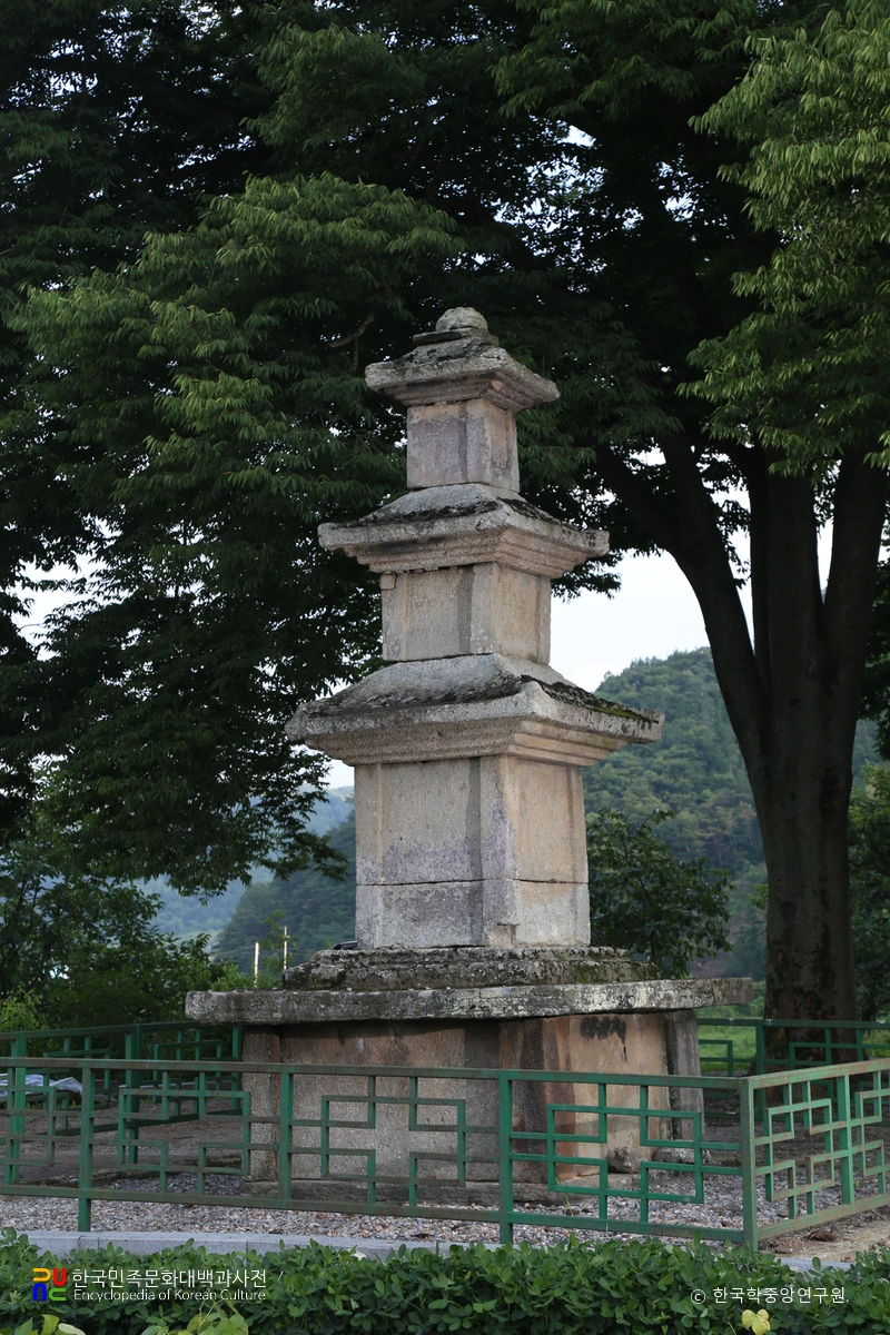 화순 한산사지 삼층석탑