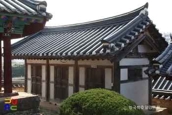 함양 함양향교 중 문서고 우측면