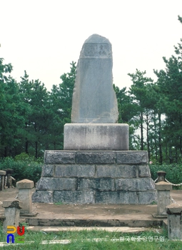 사천 이순신 공덕비 정면
