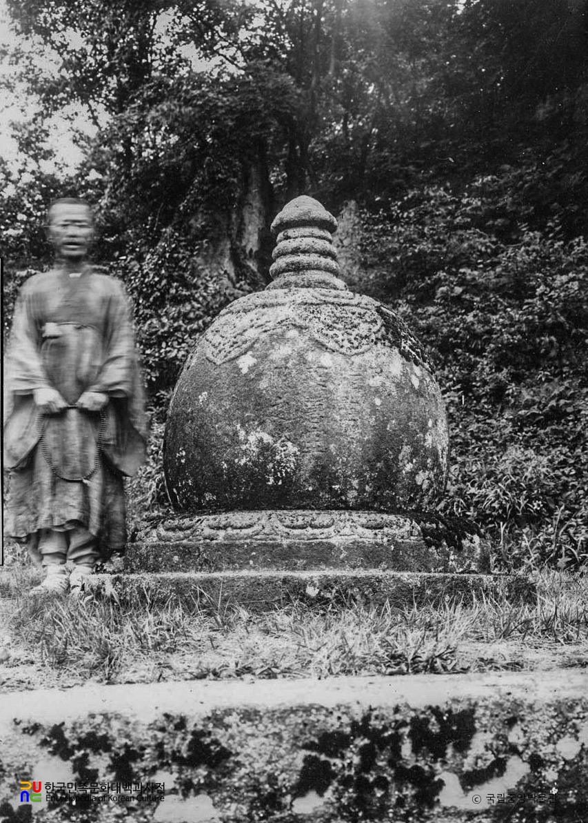 장단 화장사 지공정혜영조탑 정측면
