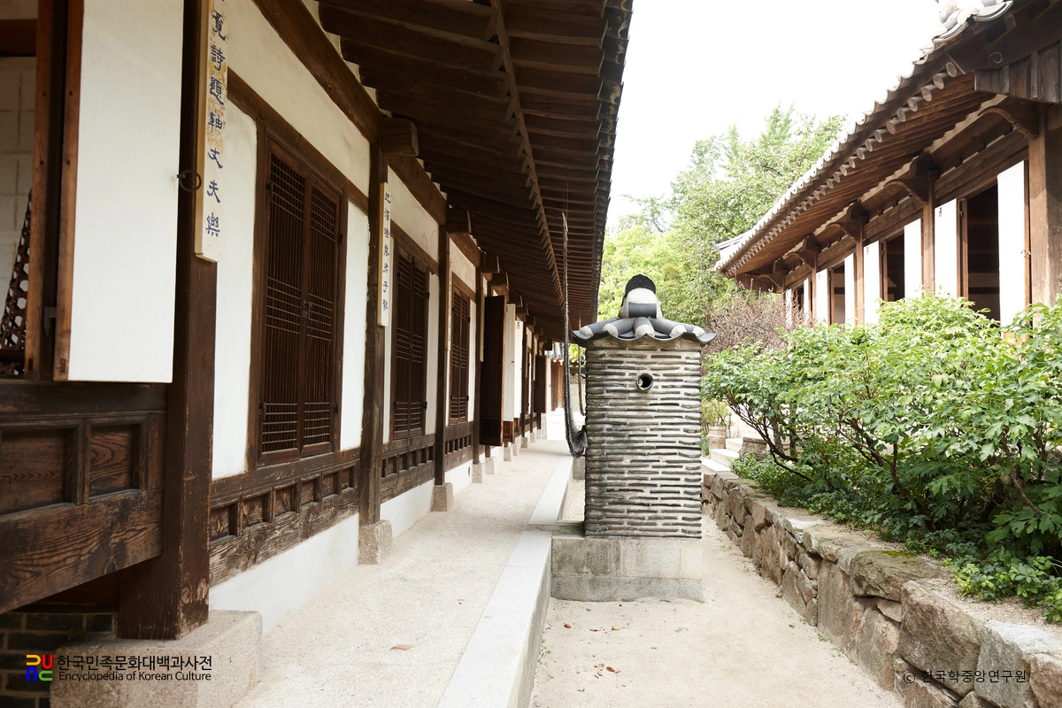 서울 제기동 해풍부원군 윤택영 재실 사랑채와 사당