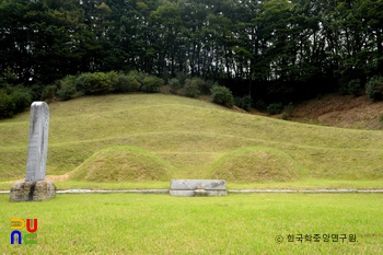 용인 오윤겸선생 묘 정면