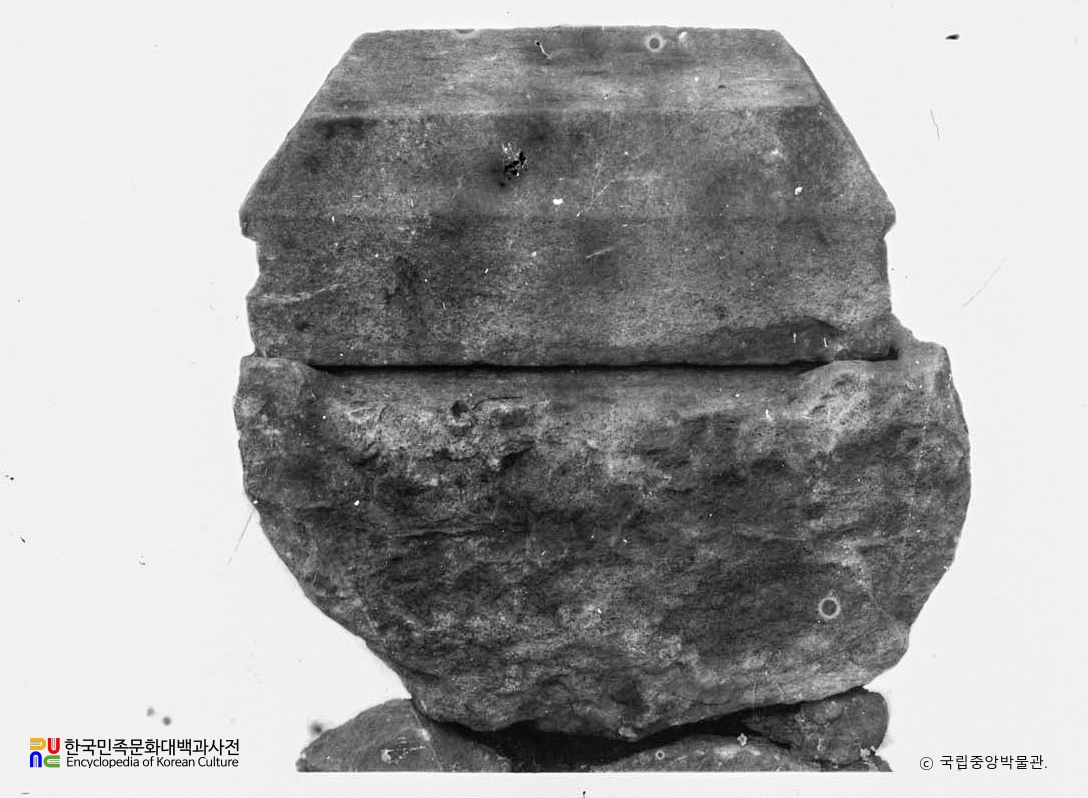 경주 분황사 모전석탑 발견 사리석함