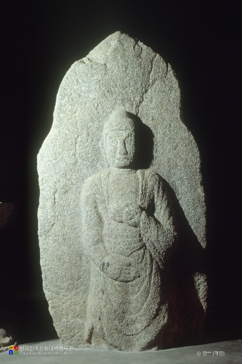 상주 증촌리 석조 여래 입상