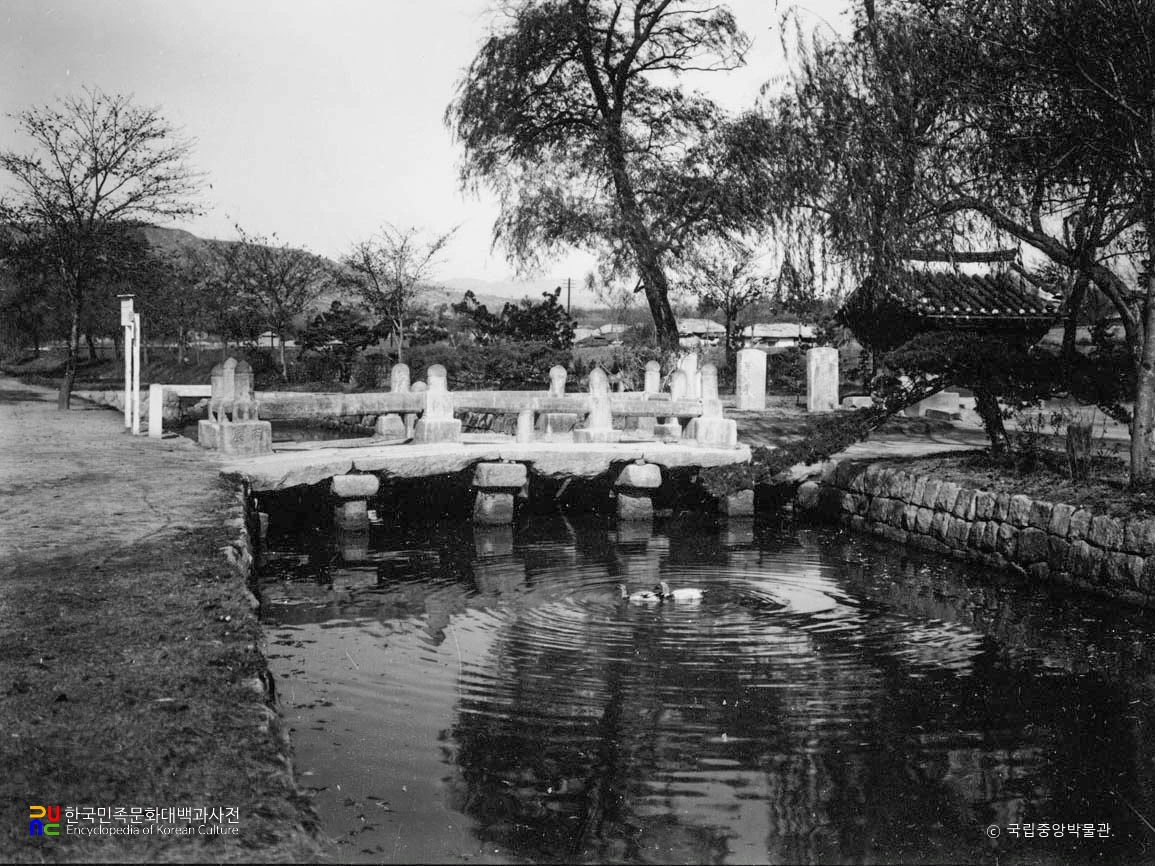 개성 선죽교 측면