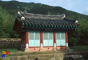 정읍 정충사지 정측면