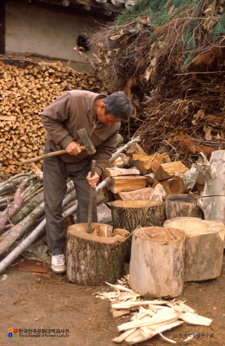 벌통 만드는 모습 / 양봉
