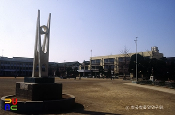 군산중앙국민학교