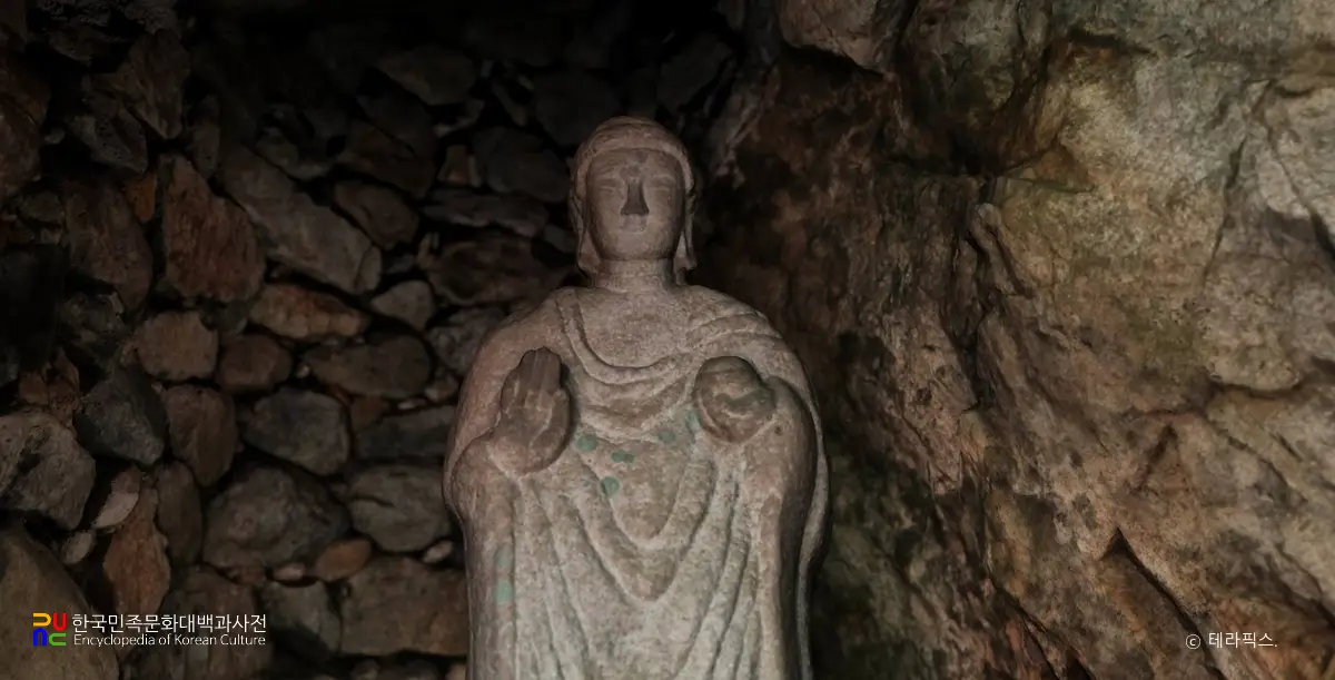 공주 갑사 석조약사여래입상 상단