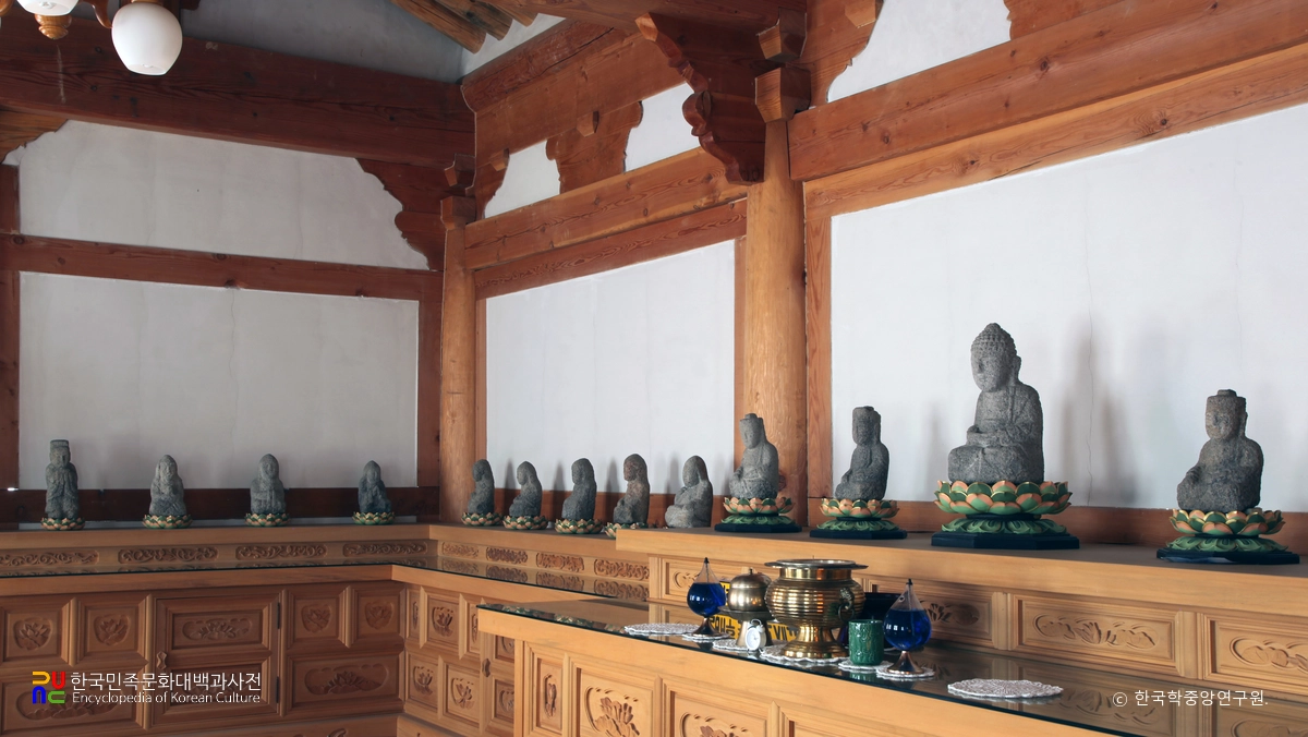 심적사 나한전 석불상