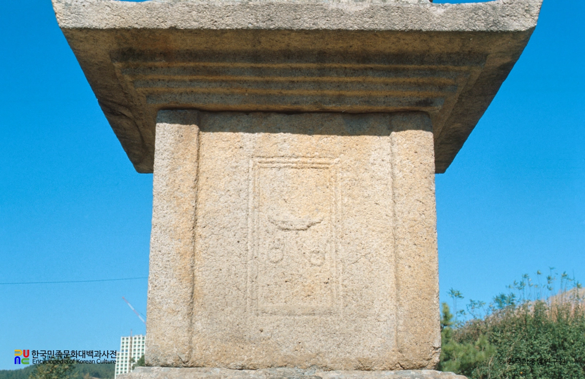 영천 신월리 삼층석탑 몸돌