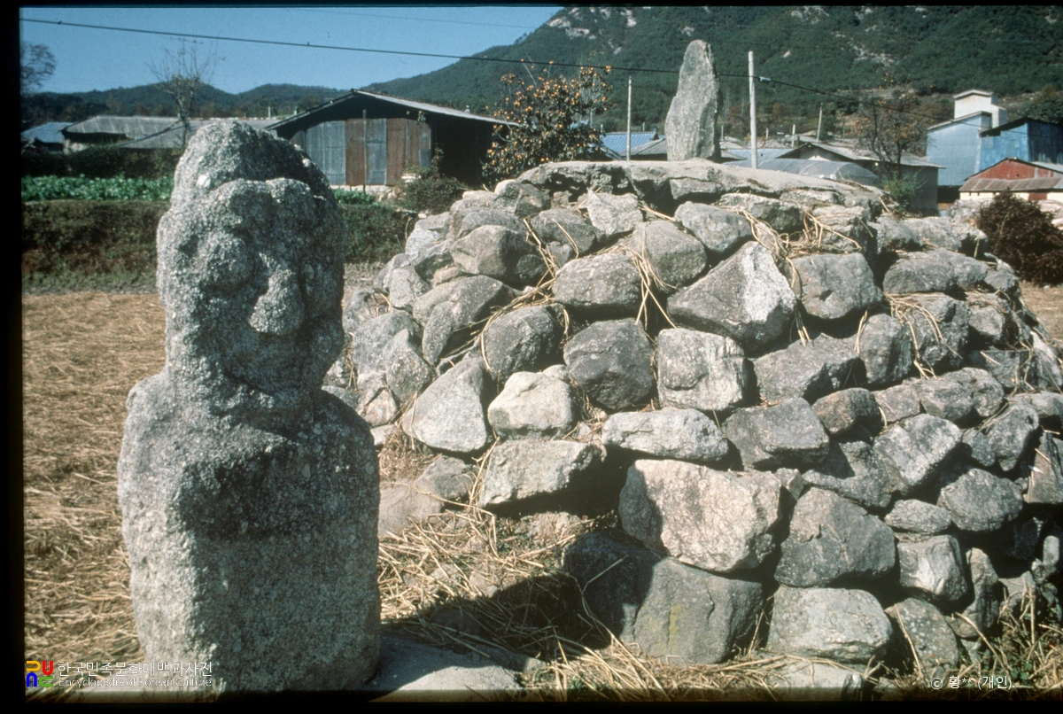 남원 권포리 석장승 정측면