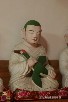 청도 덕사 영산전 석조여래삼존상 및 십육나한상