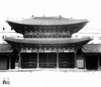 서울 경복궁 근정문 및 행각 중 후면