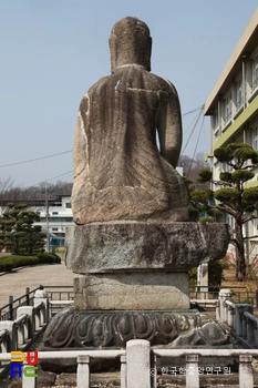 함양 교산리 석조여래좌상 후면