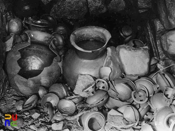 경주 대릉원 일원 중 황남동 고분군 을분 내부의 토기