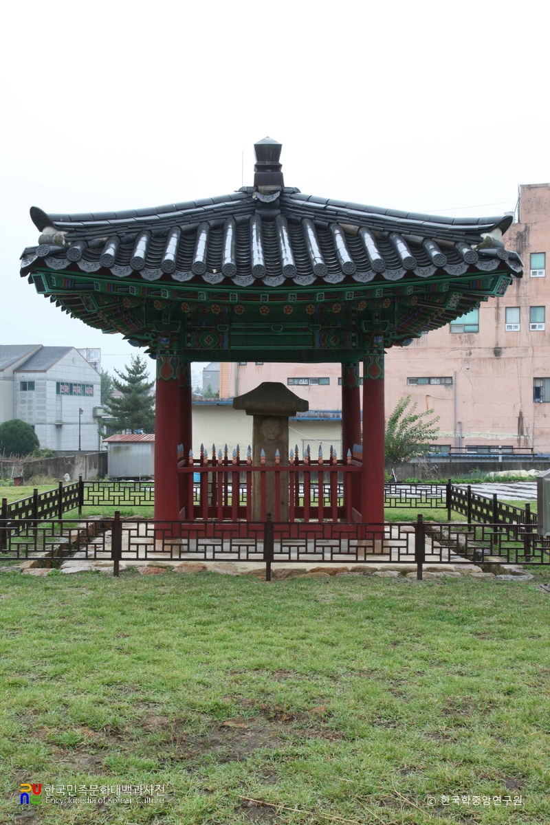 창녕 인양사 조성비 전경