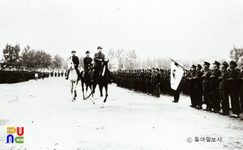한국민족청년단 사열식 / 이범석