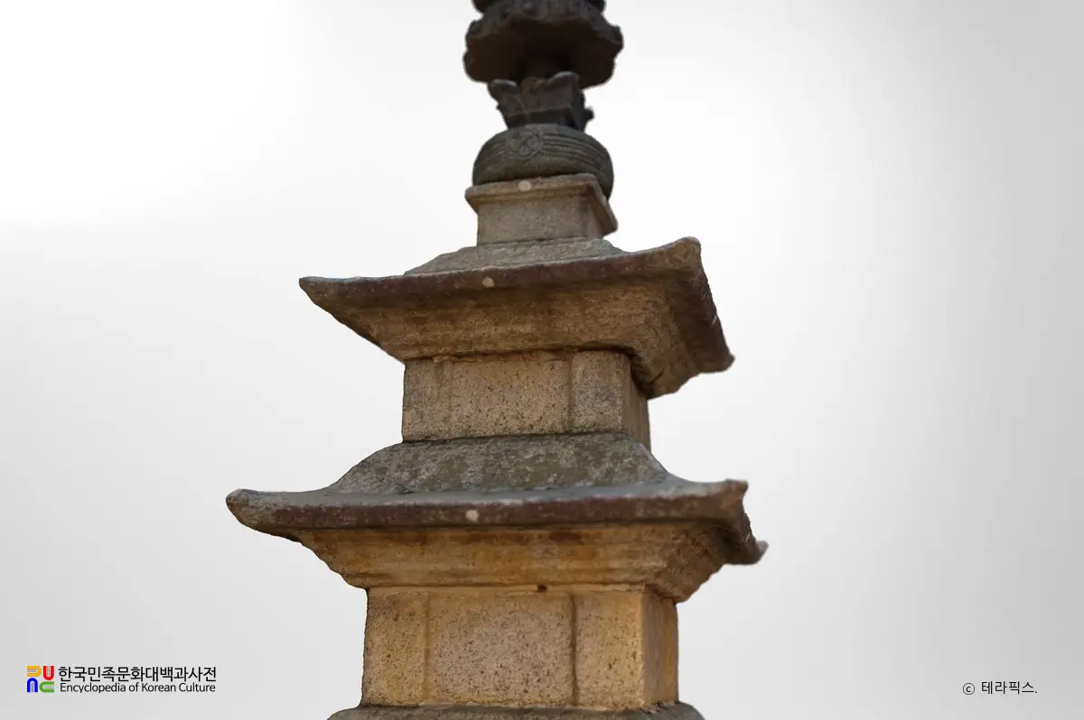 남원 실상사 동ㆍ서 삼층석탑 중 서삼층석탑 탑신부