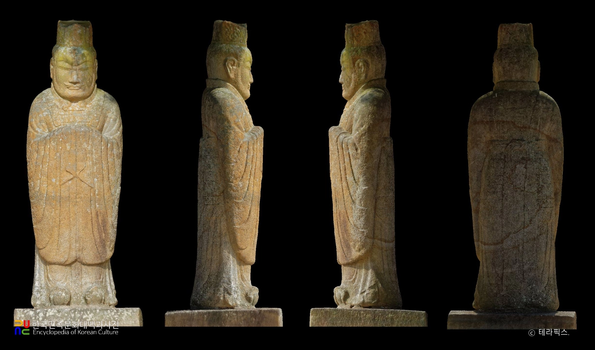 경주 원성왕릉 석상 및 석주 일괄 중 문인석