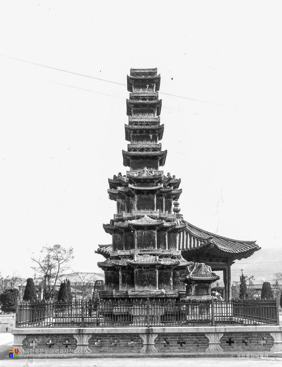 서울 원각사지 십층석탑 북면