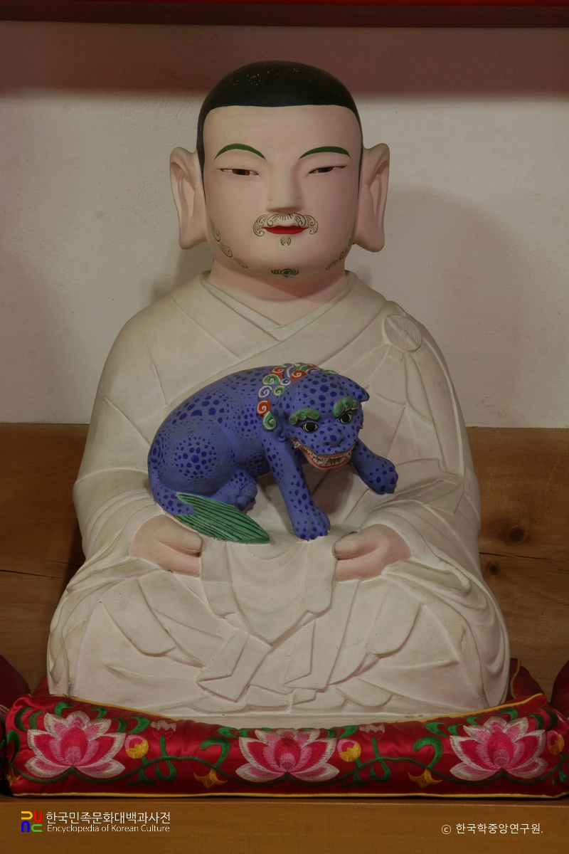 청도 덕사 영산전 석조여래삼존상 및 십육나한상