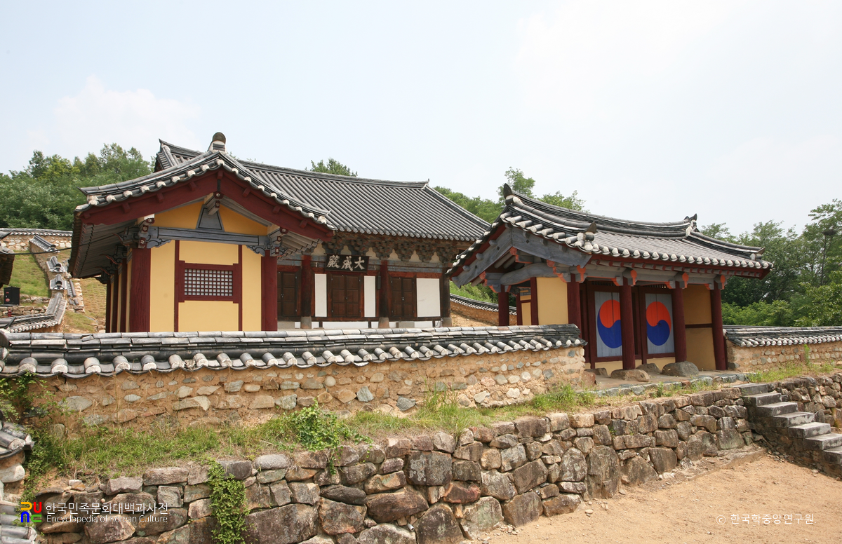 성주향교 대성전 정측면
