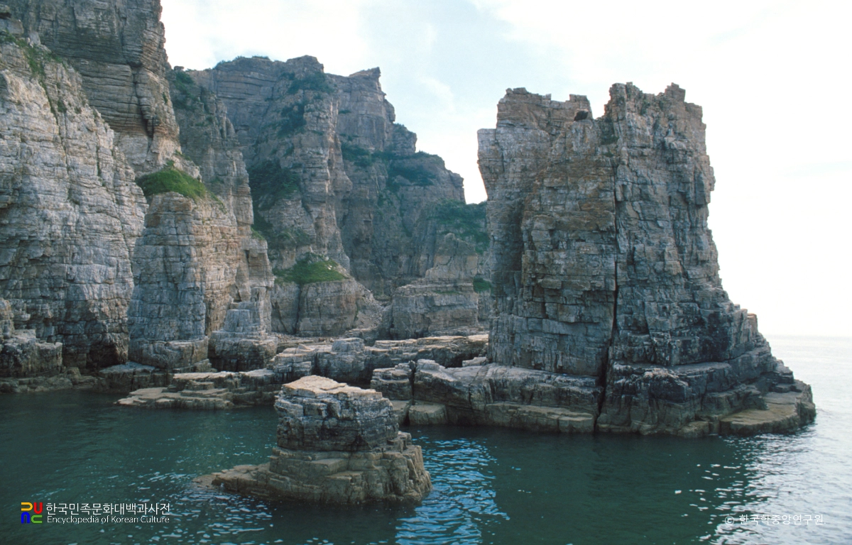 옹진 백령도 두무진 형제바위