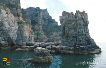 옹진 백령도 두무진 형제바위
