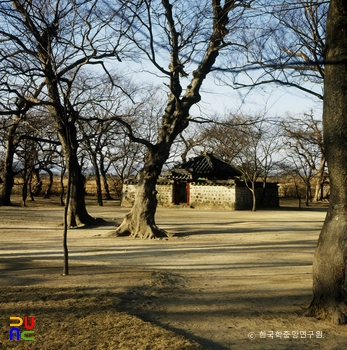 경주 계림 중 비각 전경