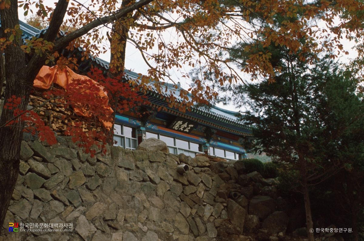 울주 석남사 정수원 정측면
